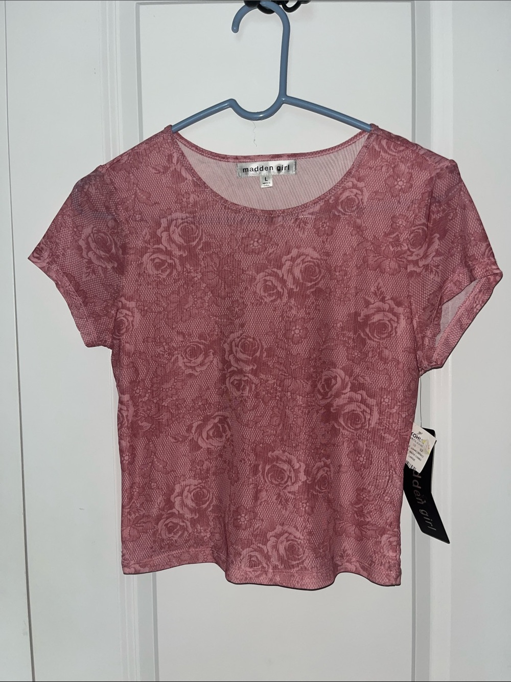 Madden Girl Dusty Rose Floral Lace-Print Short Sleeve Top